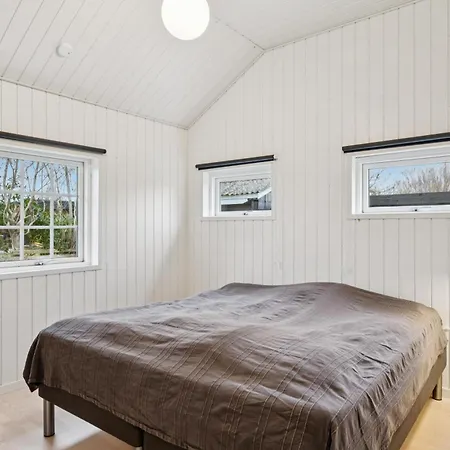 Cozy For 6 Near One Of Jutlands Beaches *
